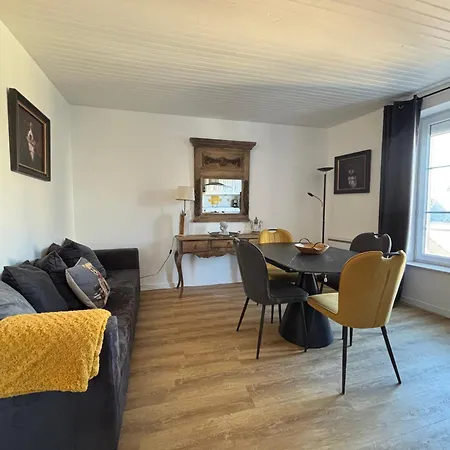 Mulberry Duplex Bien Equipe 2 Petite Vue Sur Plein Centre D'arromanches A 2 Mn De La A Pied Et Pres De Bayeux Au Coeur Des Plages Du Debarquement