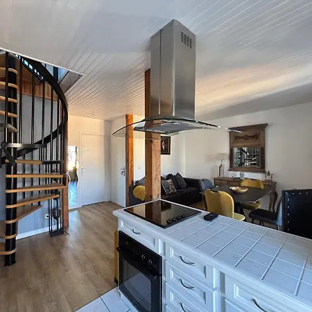 Mulberry Duplex Bien Equipe 2 Petite Vue Sur Plein Centre D'arromanches A 2 Mn De La A Pied Et Pres De Bayeux Au Coeur Des Plages Du Debarquement