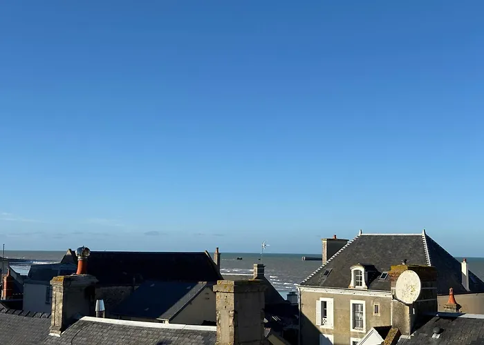 Apartment Mulberry Duplex Bien Equipe 2 Petite Vue Sur Plein Centre D'arromanches A 2 Mn De La A Pied Et Pres De Bayeux Au Coeur Des Plages Du Debarquement Arromanches-les-Bains