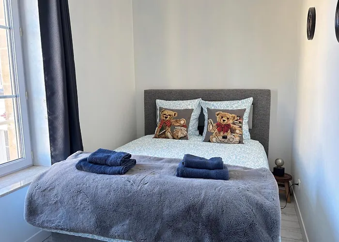 Apartment Mulberry Duplex Bien Equipe 2 Petite Vue Sur Plein Centre D'arromanches A 2 Mn De La A Pied Et Pres De Bayeux Au Coeur Des Plages Du Debarquement