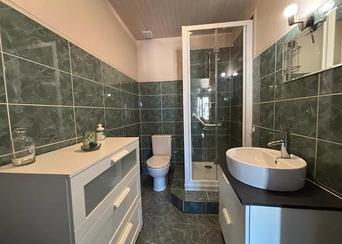 Apartment Mulberry Duplex Bien Equipe 2 Petite Vue Sur Plein Centre D'arromanches A 2 Mn De La A Pied Et Pres De Bayeux Au Coeur Des Plages Du Debarquement *